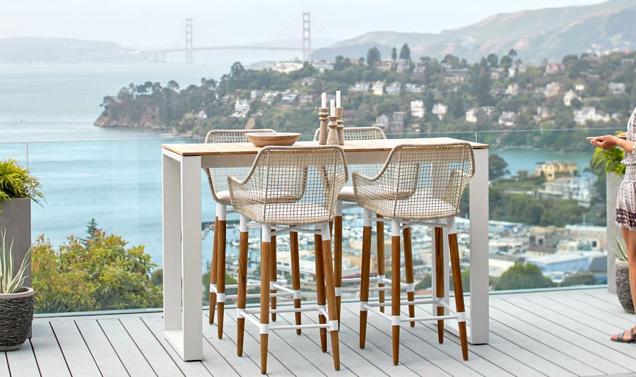 Outdoor Bar Setup Tips: A Functional & Stylish Approach