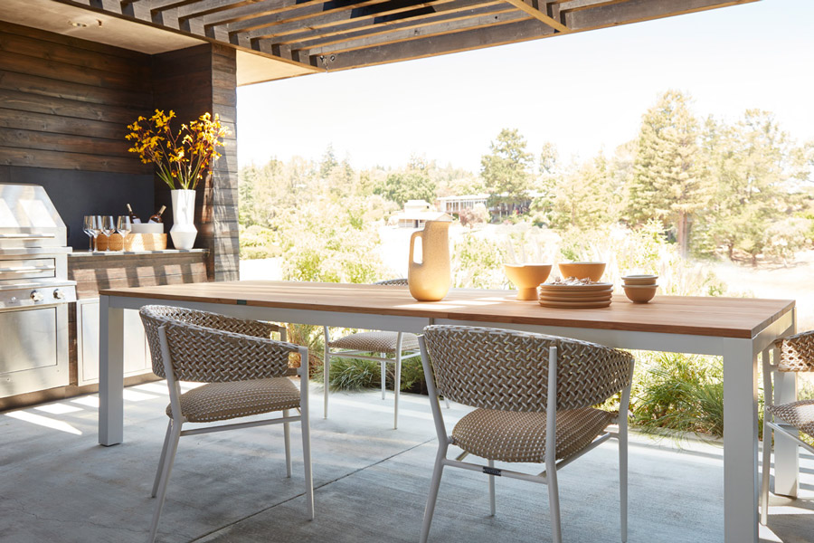 Indoor/outdoor living space with outdoor kitchen