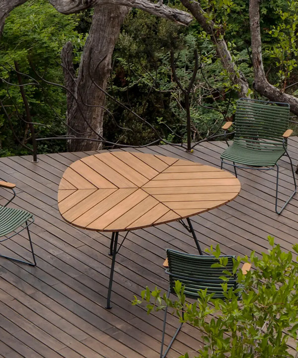 click triangular dining table by houe - for mobile display