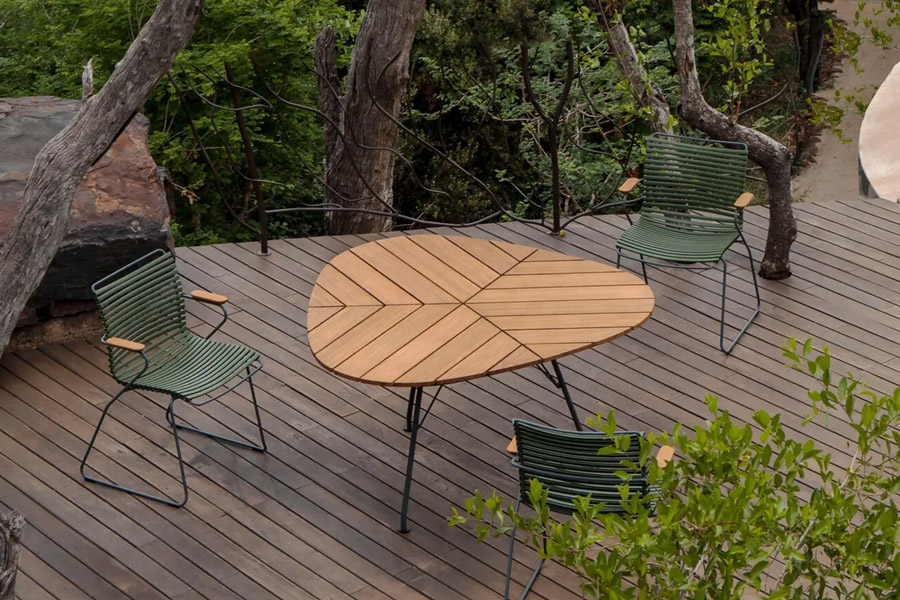 click triangular dining table by houe