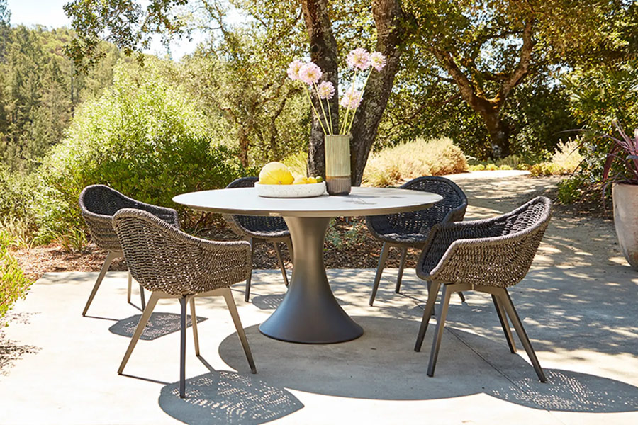 The round Bodega dining table with a pedestal base