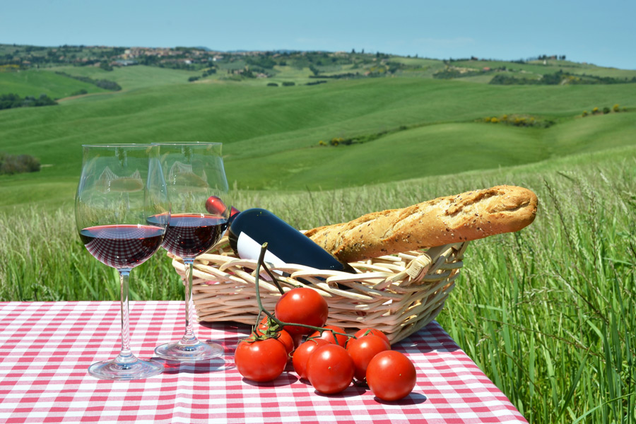 italian-al-fresco-dining Al fresco dining in the Italian countryside