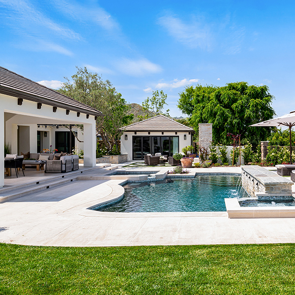 mediterranean-style outdoor patio space