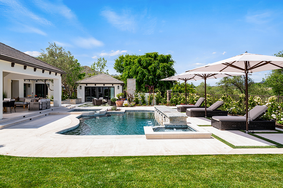 mediterranean-style outdoor patio space