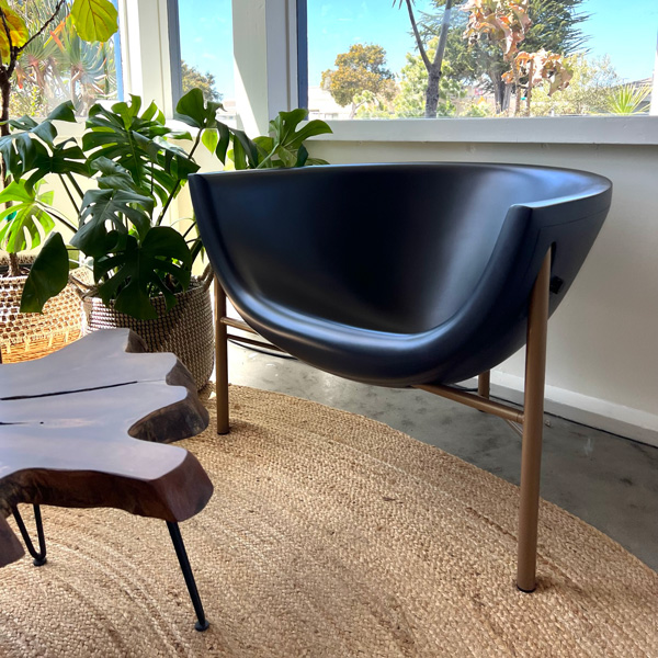 Kosmos lounge chair in shade