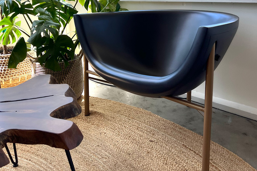 Kosmos lounge chair in shade